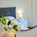 Apartment La Casa Di Lucia *